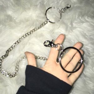 Pants chain with large O shaped rings on both ends